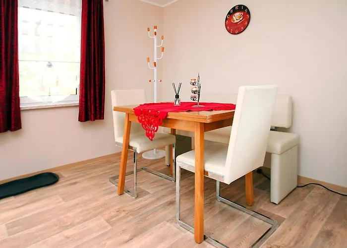 Am Spreeufer, Semesterbostad